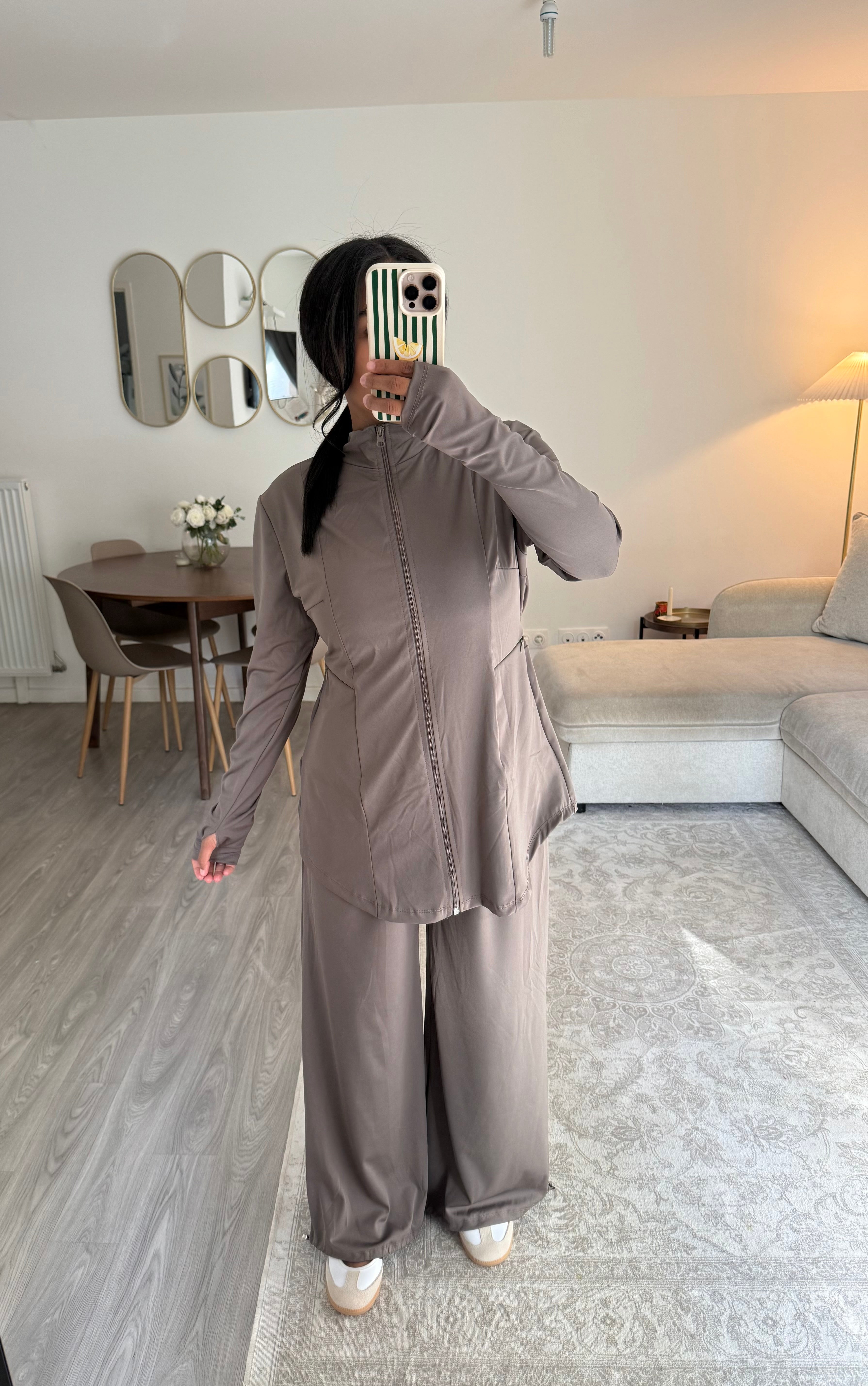 Ensemble sport taupe