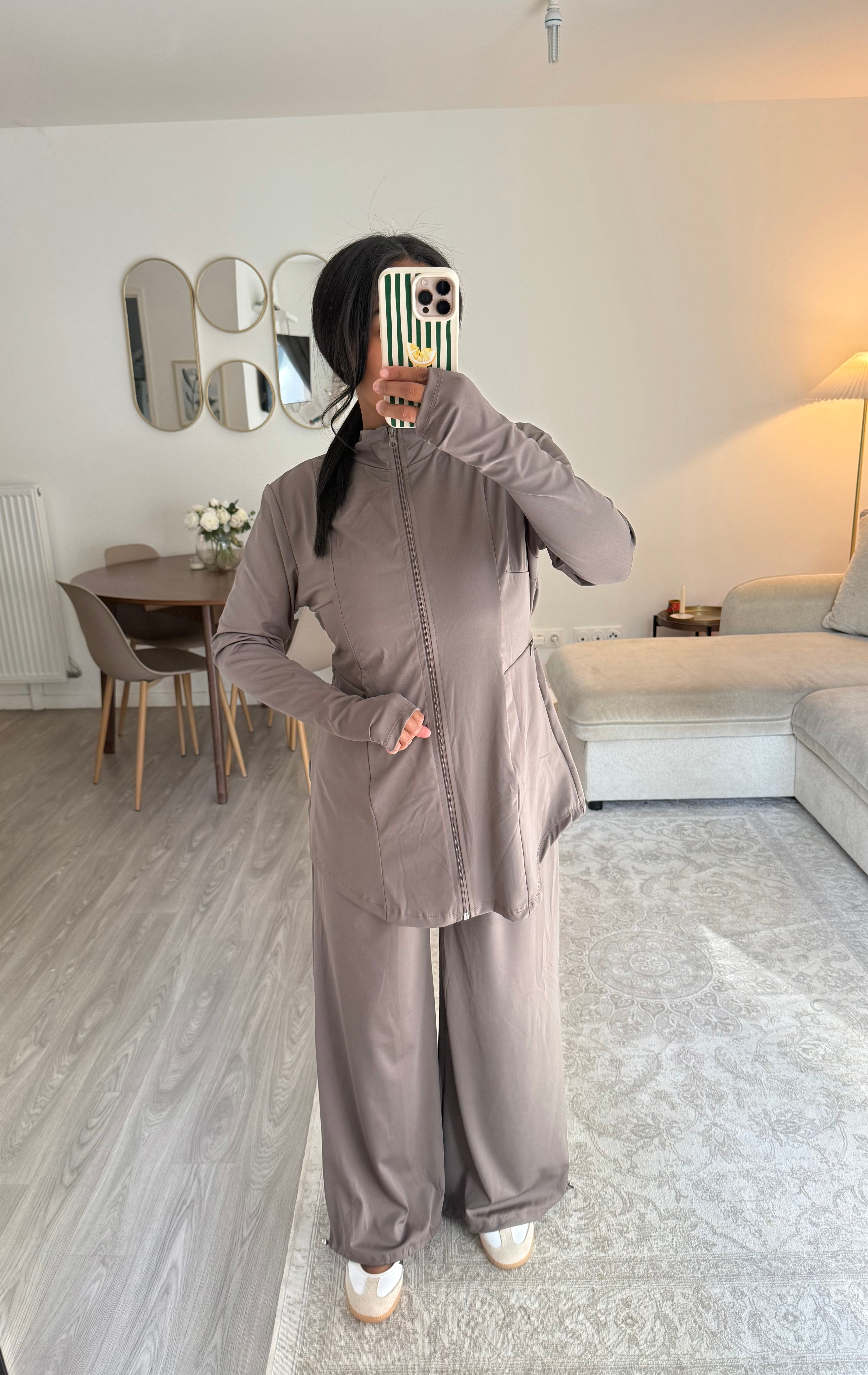 Ensemble sport taupe