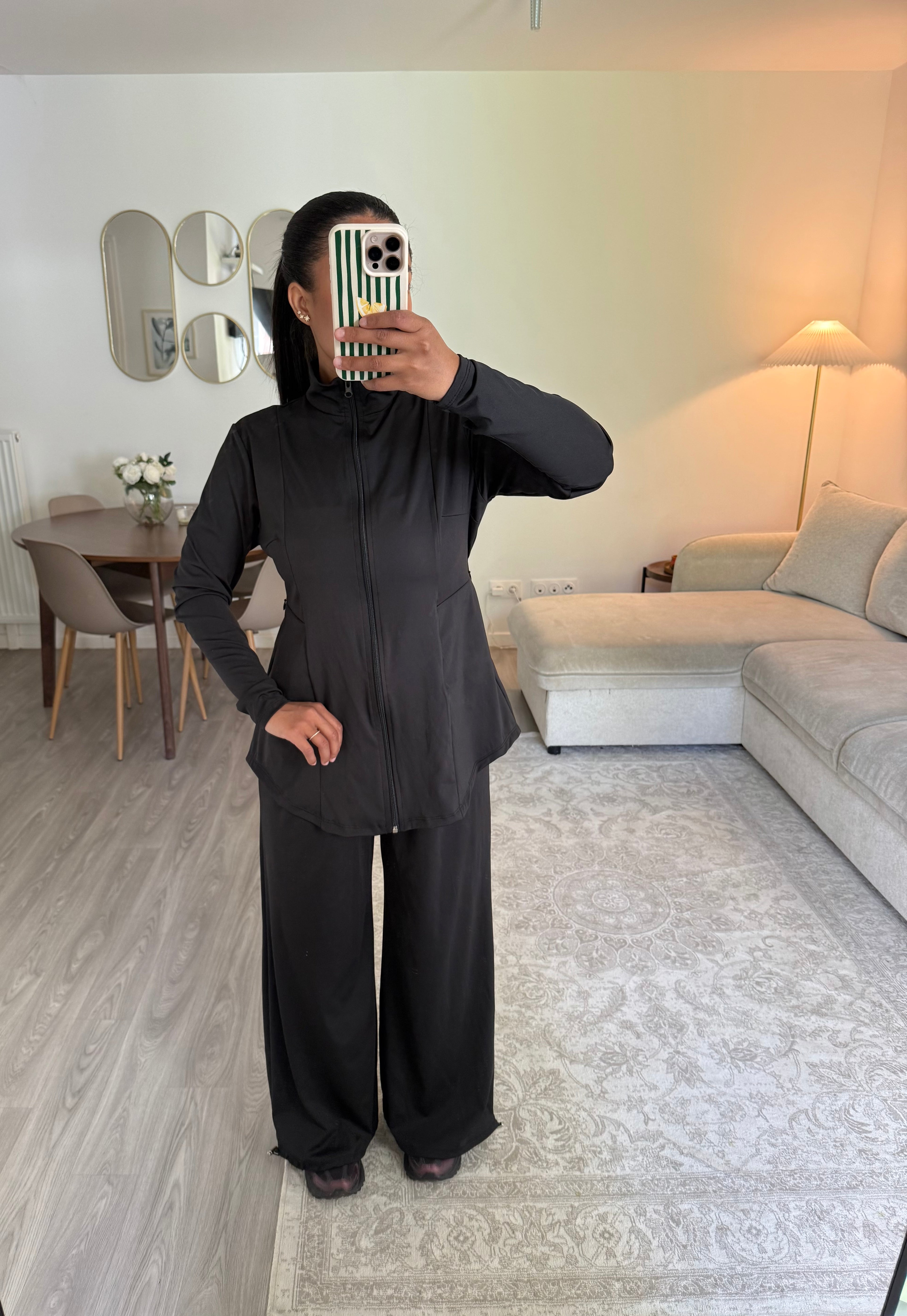 Ensemble sport noir